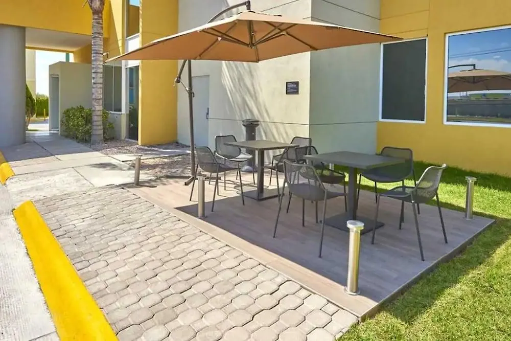 City Express By Marriott Cancun Hotel