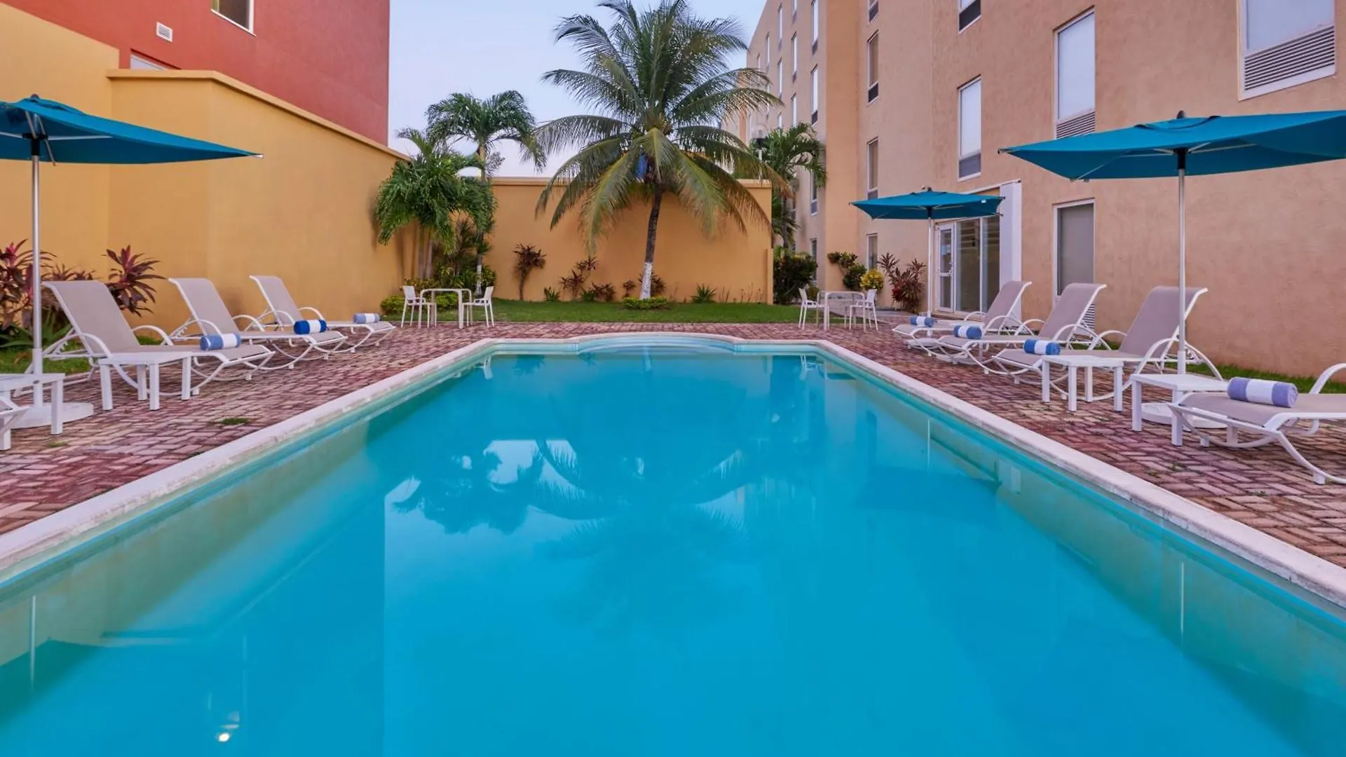 **** Hotel City Express By Marriott Cancun Mexico