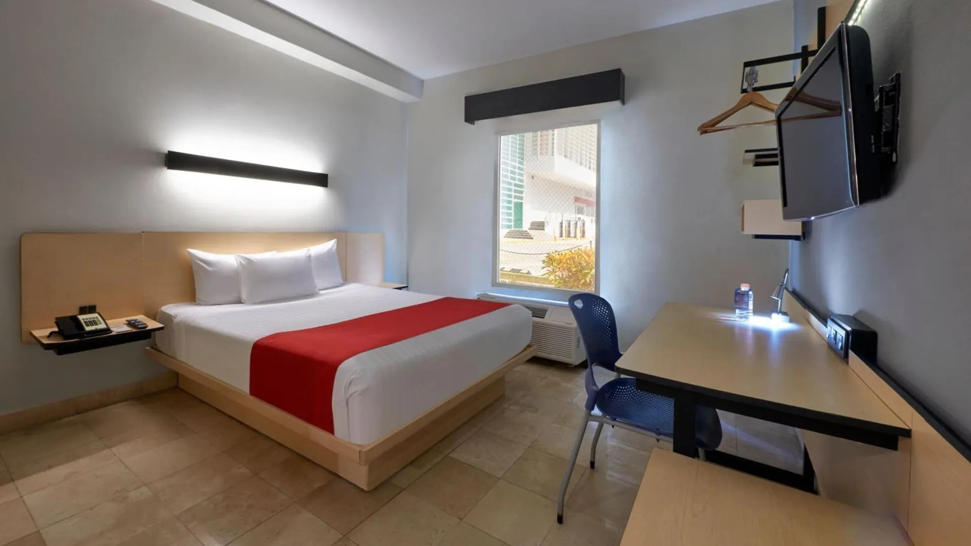 City Express By Marriott Cancun 4*,
