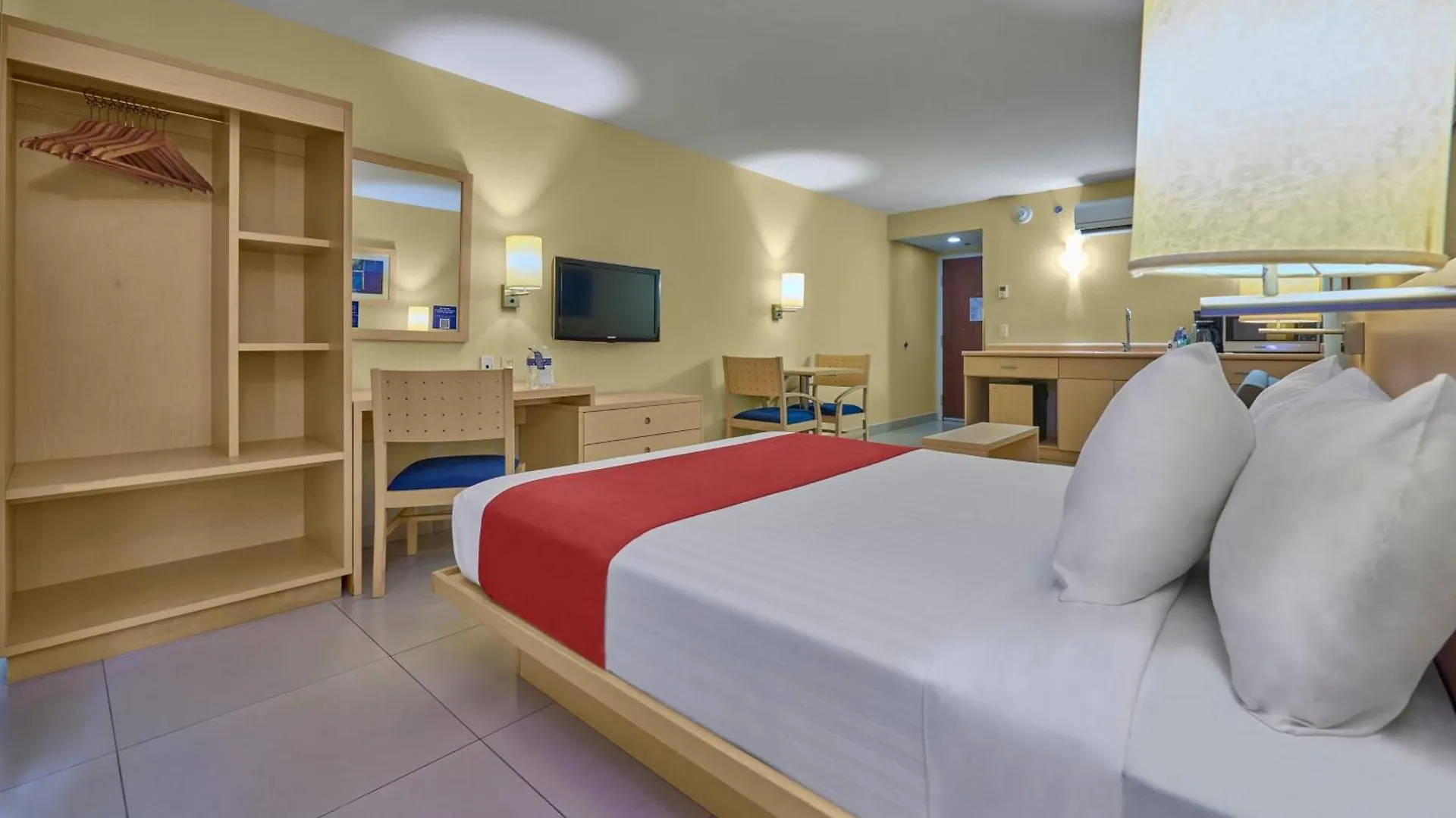 City Express By Marriott Cancun Hotel