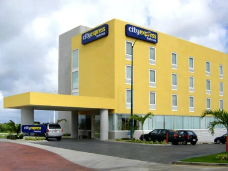 City Express By Marriott Cancun 4*,